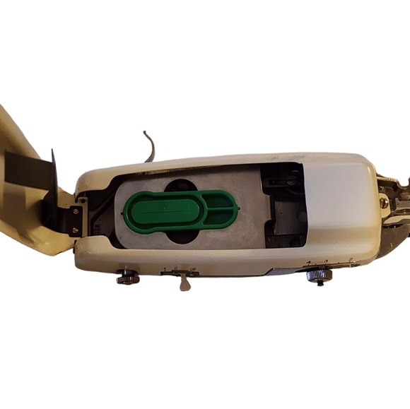 Vtg Singer Professional Buttonholer Sewing Machine Slant Needle Zig-Zag 102577 - Picture 16 of 16